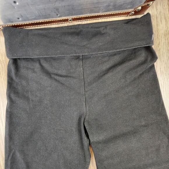 Victoria's Secret Flare Yoga Pants size S - Picture 2 of 6